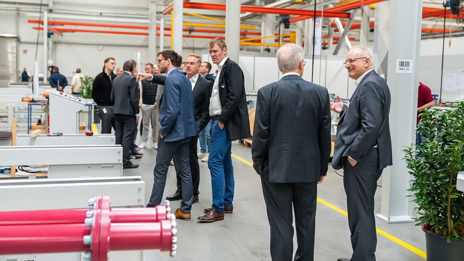 Vorführung von Sägemaschinen während der BEHRINGER Hausmesse 2023.