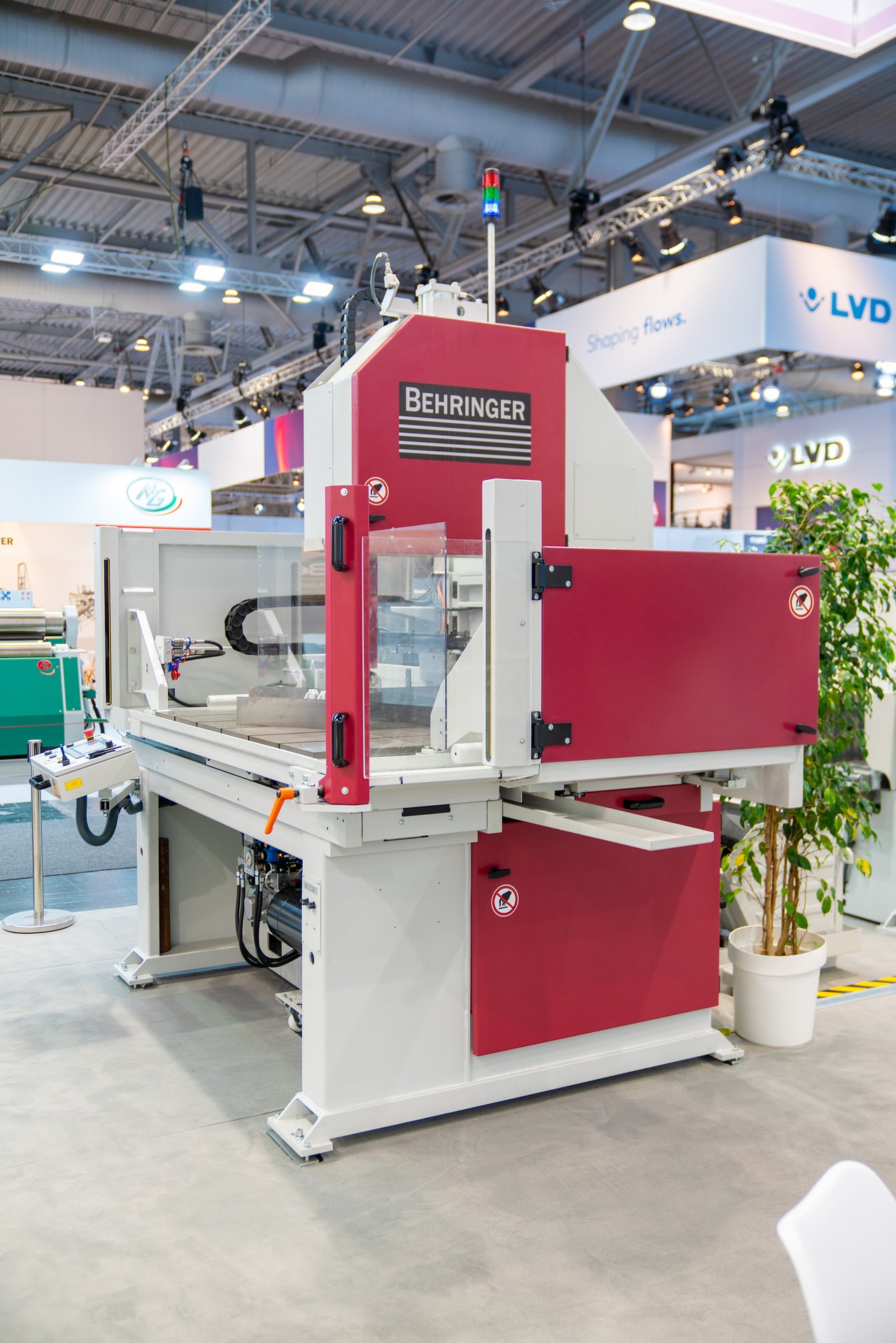 Automatische Tischbandsäge LPS-TA auf der EuroBLECH2022 Automatische Tischbandsäge LPS-TA auf der EuroBLECH2022